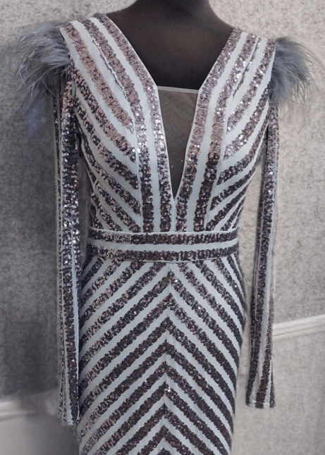 Edge of Elegance - Rochie midi creion cu paiete și pene Sia House Sia House pentru femei elegante