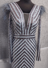 Edge of Elegance - Rochie midi creion cu paiete și pene Sia House Sia House pentru femei elegante