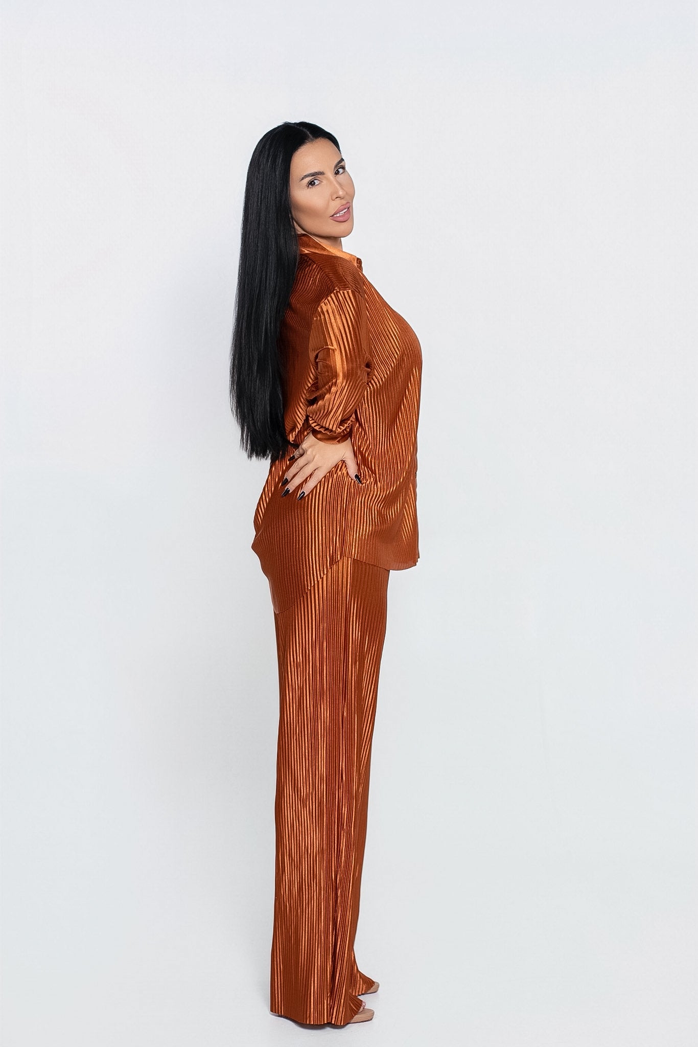 Compleu Allure satinat plisat 2 piese – Sia House Compleu Allure satinat plisat 2 piese – Sia House
