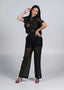 Alt Tag: Costum ESSENCE din dantelă geometrică, cămașă cropped și pantaloni wide leg, set elegant modern pentru femei