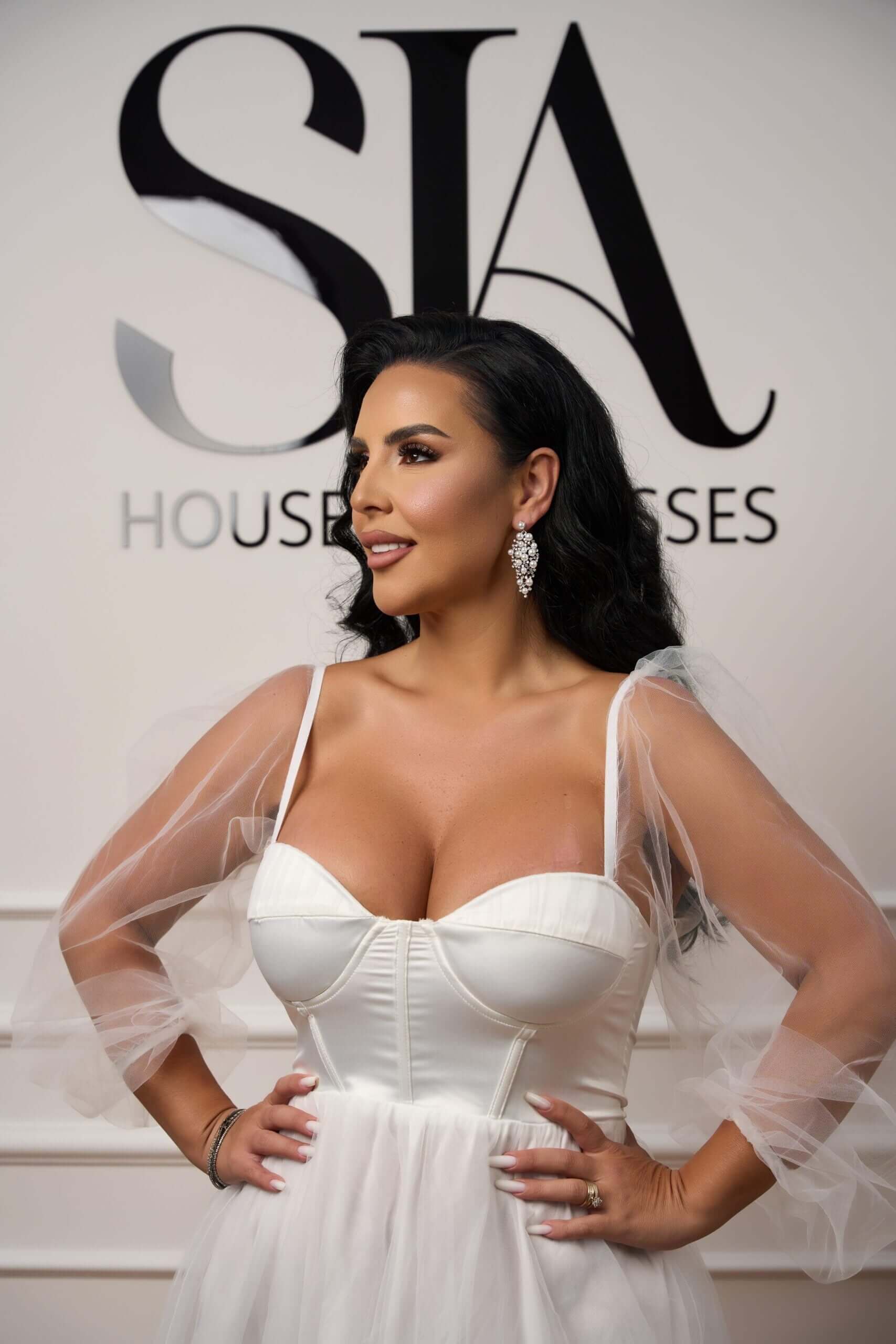 Cercei Miriam cu Perle și Cristale Argintii - Sia House Sia House pentru femei elegante Cercei Miriam cu Perle și Cristale Argintii - Sia House Sia House pentru femei elegante