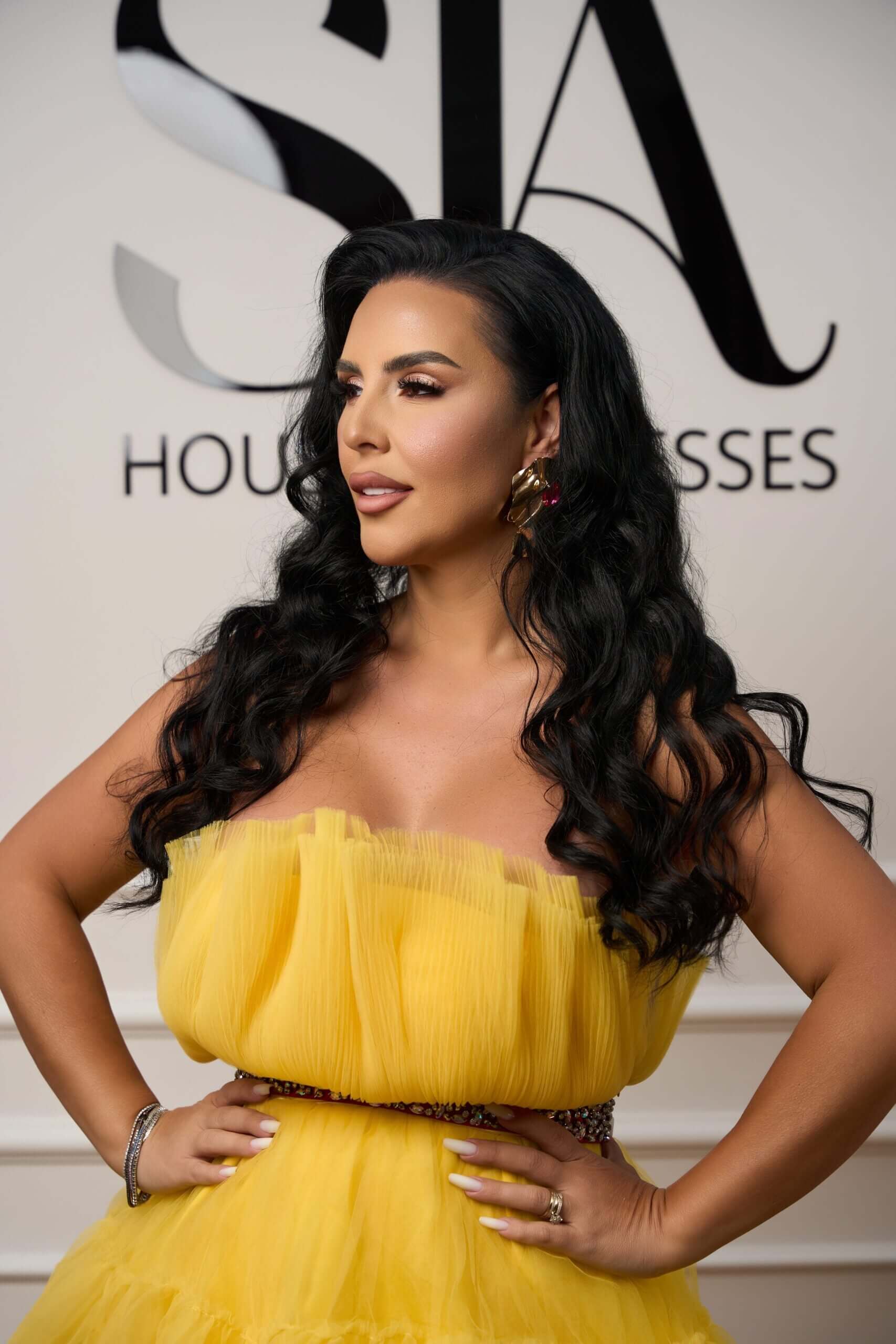 Cercei Vlada cu cristal roz - Sia House Sia House pentru femei elegante Cercei Vlada cu cristal roz - Sia House Sia House pentru femei elegante