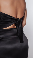 Rochie lungă mătase cu bijuterie Bling Enchant – Sia House