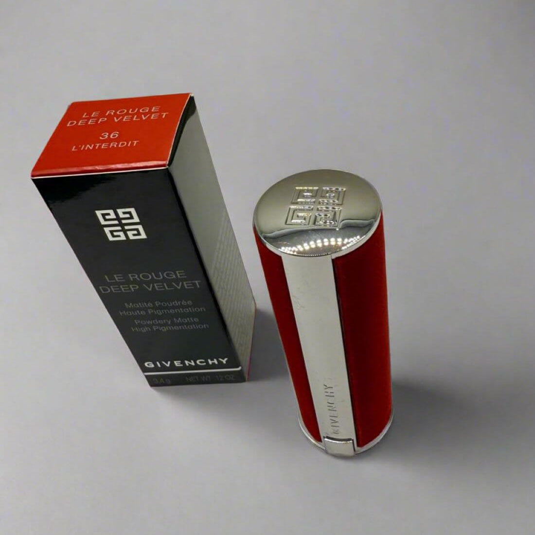 Givenchy Le Rouge Deep Velvet 36 L’Interdit - Ruj Mat Catifelat Sia House pentru femei elegante Givenchy Le Rouge Deep Velvet 36 L’Interdit - Ruj Mat Catifelat Sia House pentru femei elegante