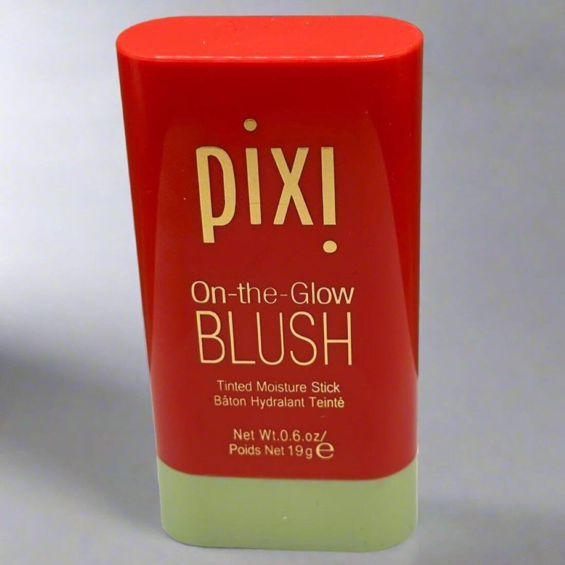Pixi On-the-Glow Blush - Fard de obraz hidratant și natural Sia House pentru femei elegante Pixi On-the-Glow Blush - Fard de obraz hidratant și natural Sia House pentru femei elegante