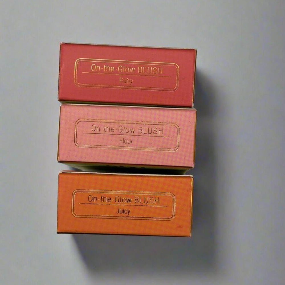 Pixi On-the-Glow Blush - Fard de obraz hidratant și natural Sia House pentru femei elegante