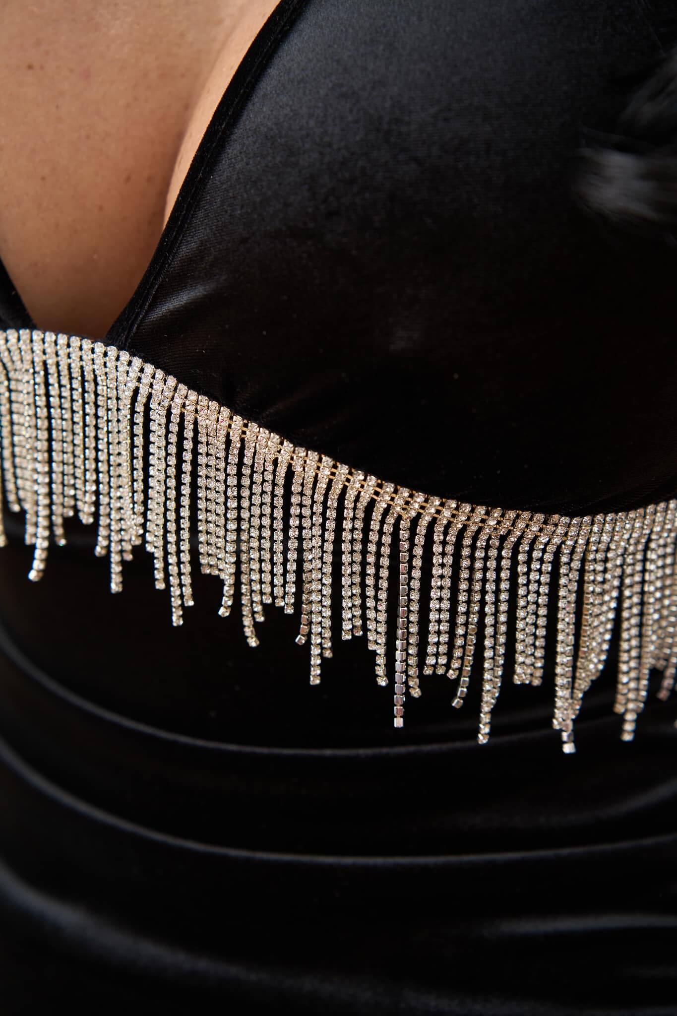 Rochie Catherine din catifea neagră cu franjuri argintii - Sia House Sia House pentru femei elegante Rochie Catherine din catifea neagră cu franjuri argintii - Sia House Sia House pentru femei elegante