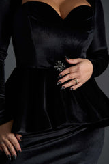 Rochie Midi Velvet Sinner din Catifea Neagră - Sia House Sia House pentru femei elegante