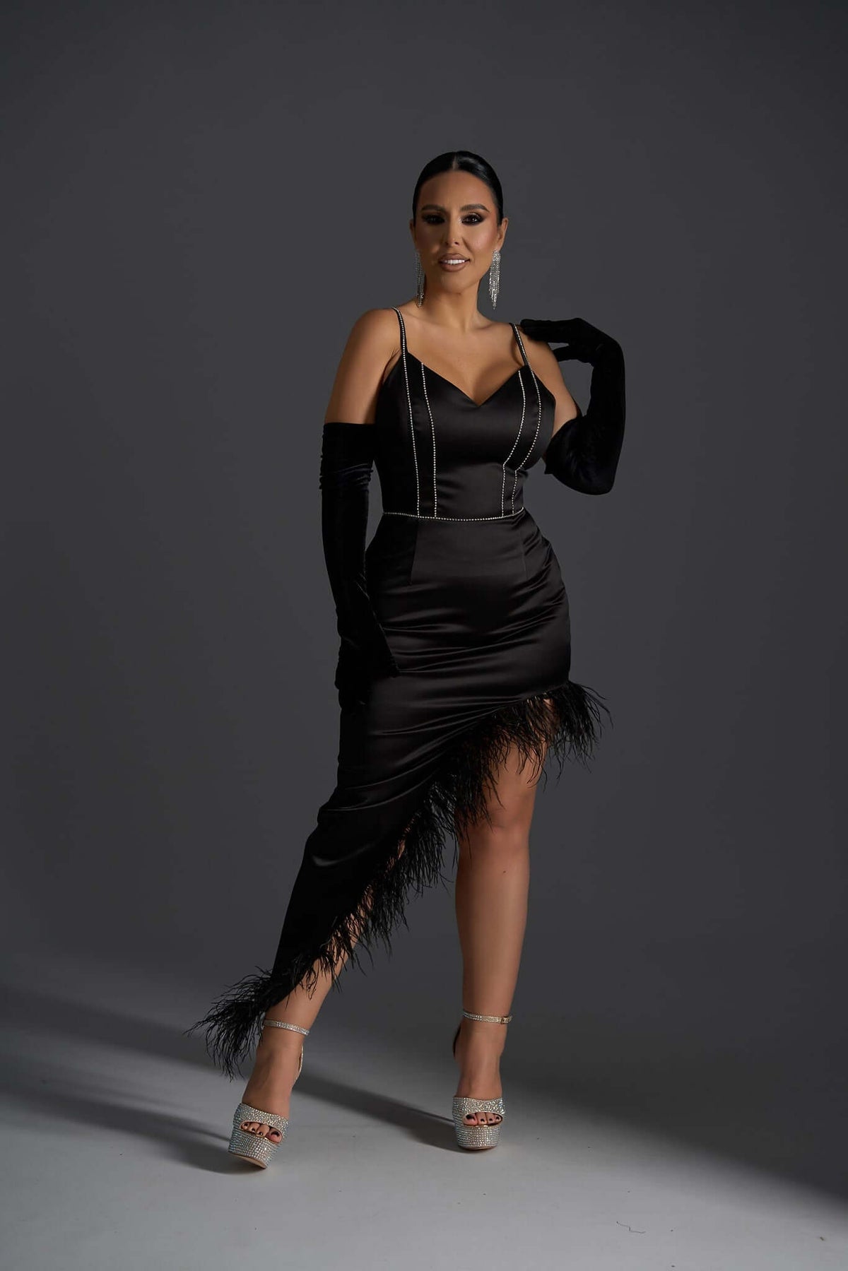 Femme Fatale - Rochie asimetrică neagră cu strasuri Sia House Sia House pentru femei elegante