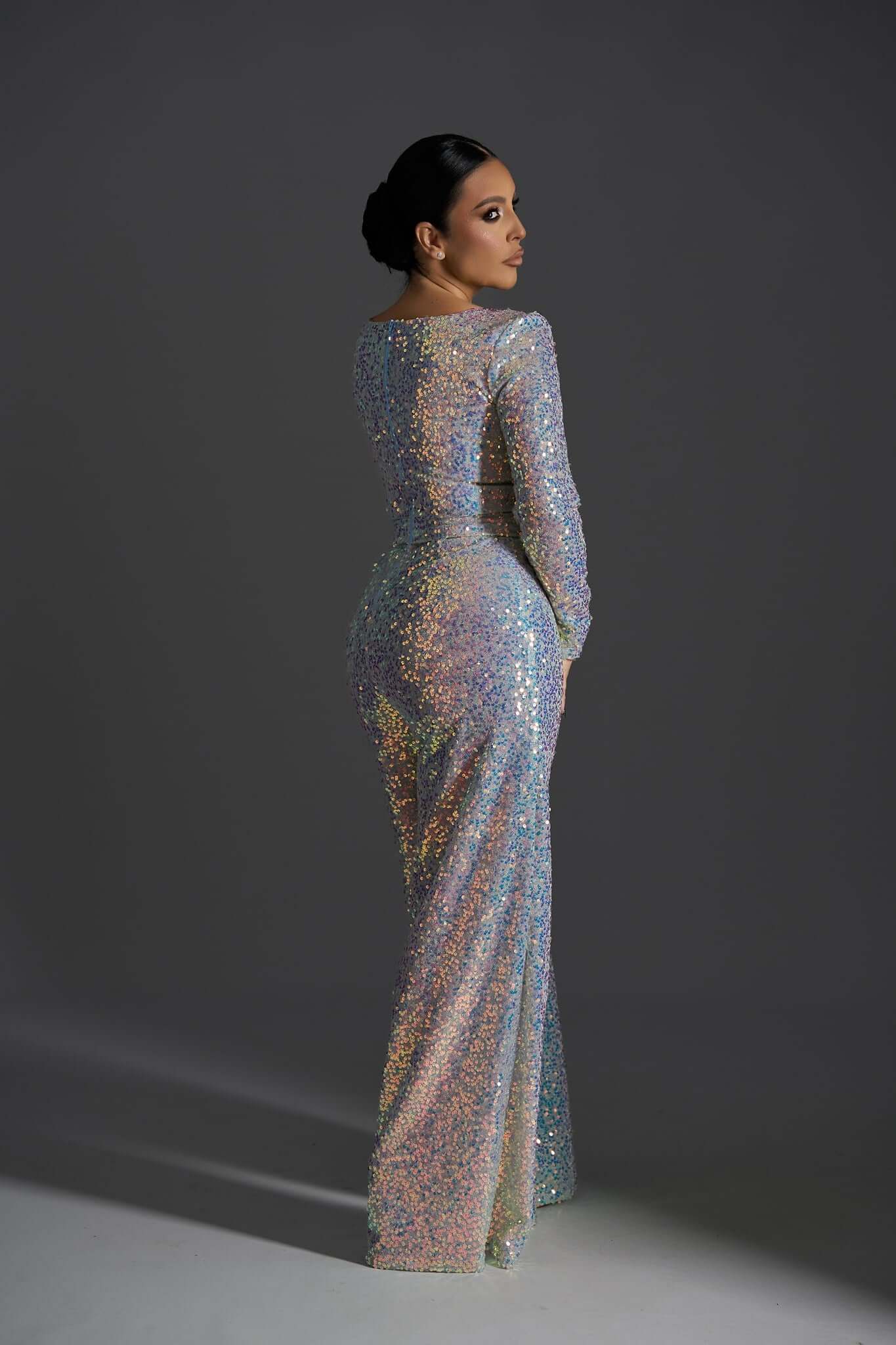 Cosmic Spark - Salopetă elegantă cu paiete multicolore Sia House Sia House pentru femei elegante Cosmic Spark - Salopetă elegantă cu paiete multicolore Sia House Sia House pentru femei elegante