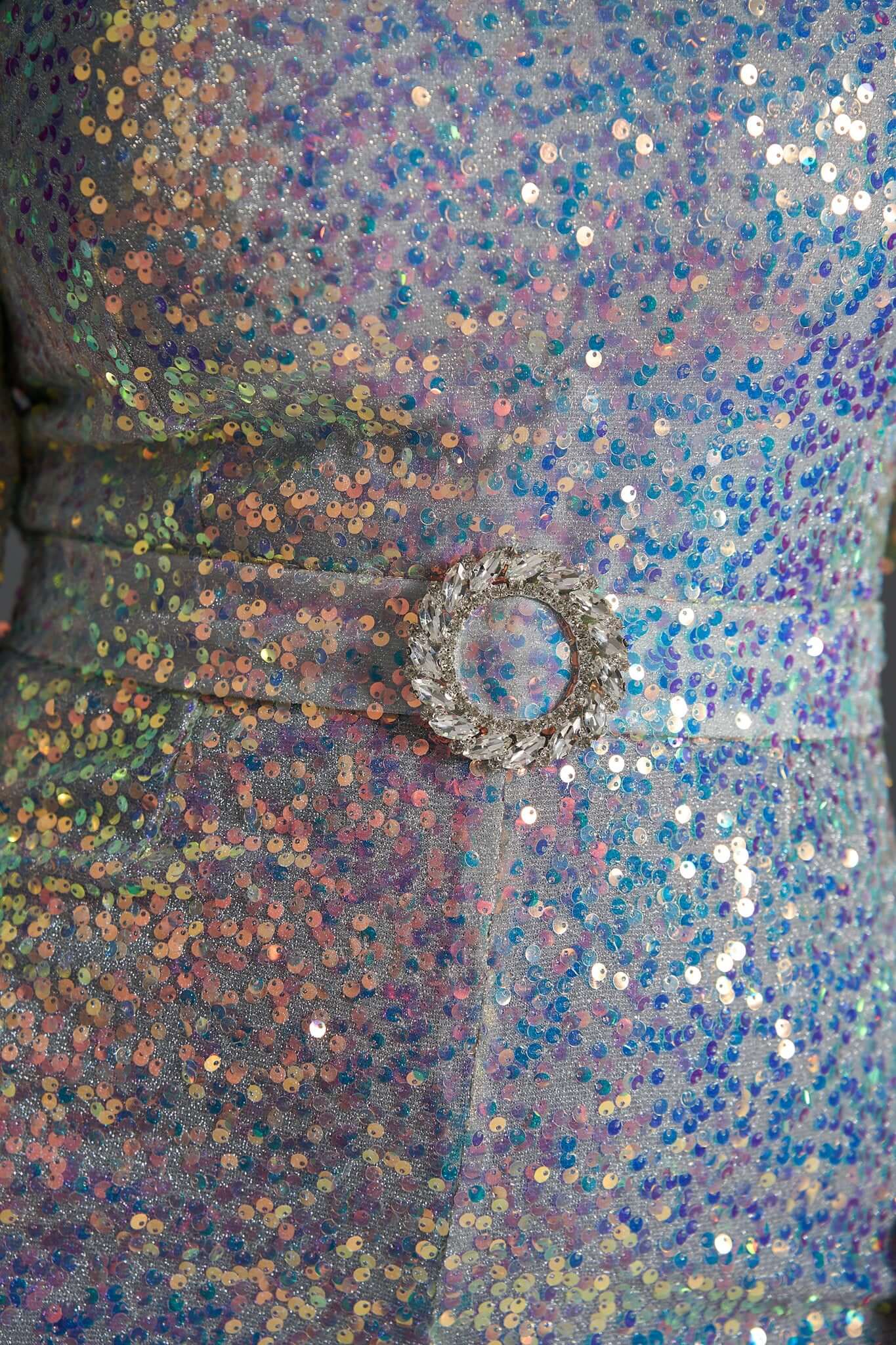 Cosmic Spark - Salopetă elegantă cu paiete multicolore Sia House Sia House pentru femei elegante Cosmic Spark - Salopetă elegantă cu paiete multicolore Sia House Sia House pentru femei elegante