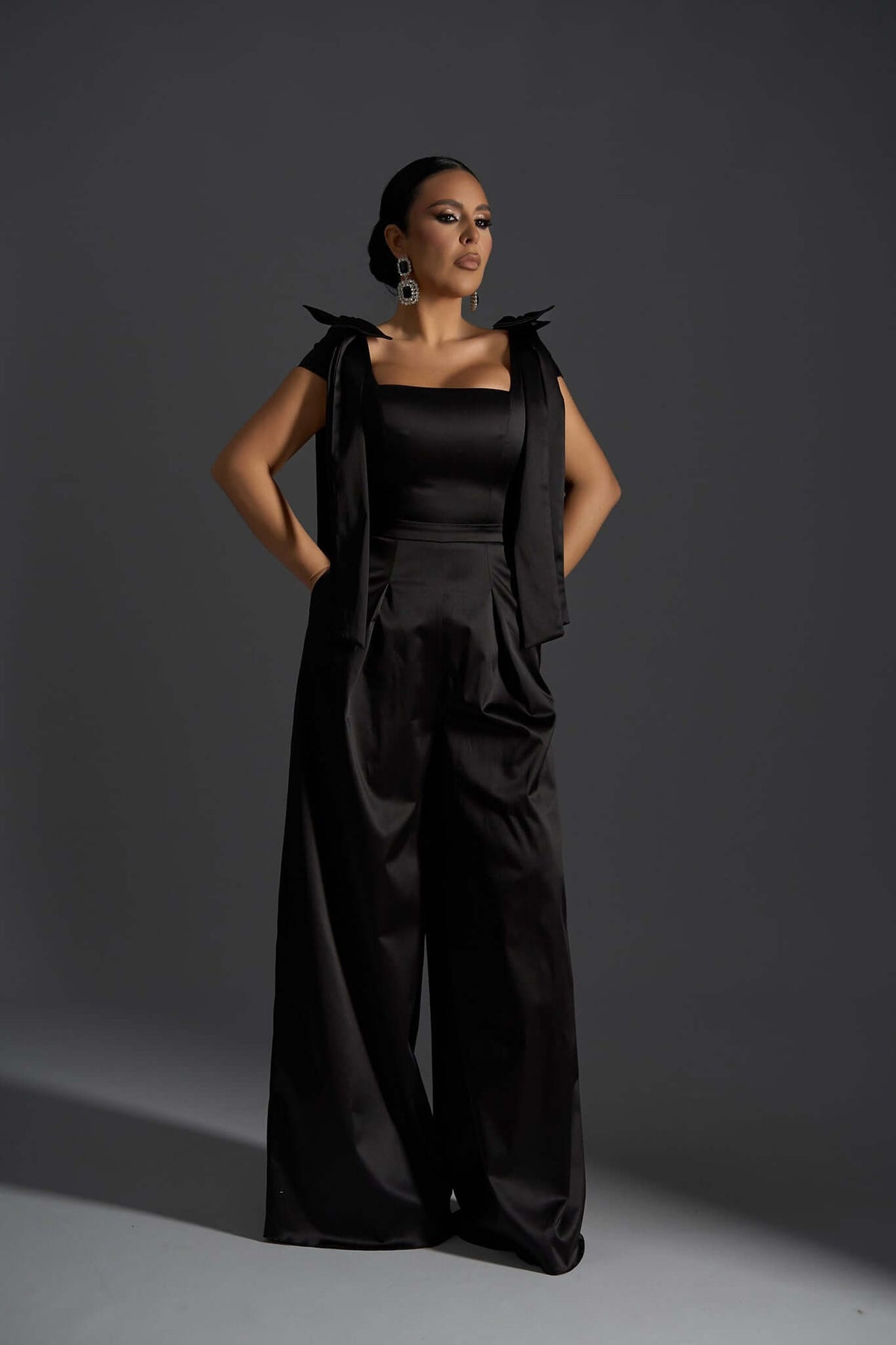 Salopeta Stiletto Kiss elegantă din tafta neagră - Sia House Sia House pentru femei elegante