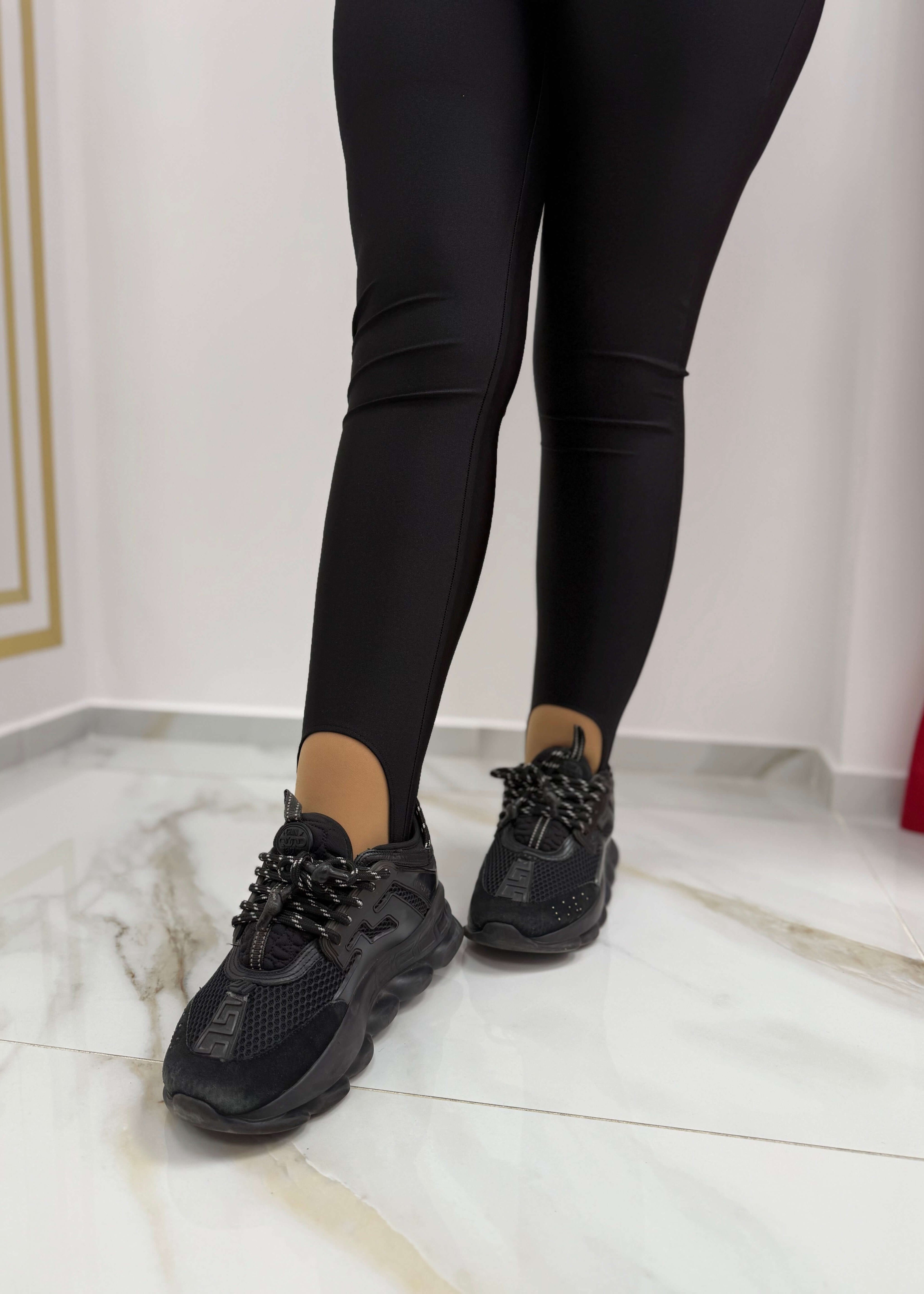 Compleu fundite minimal ICONIC COUTURE, colanti negri cu pantofi sport negri, tinuta moderna pentru femei