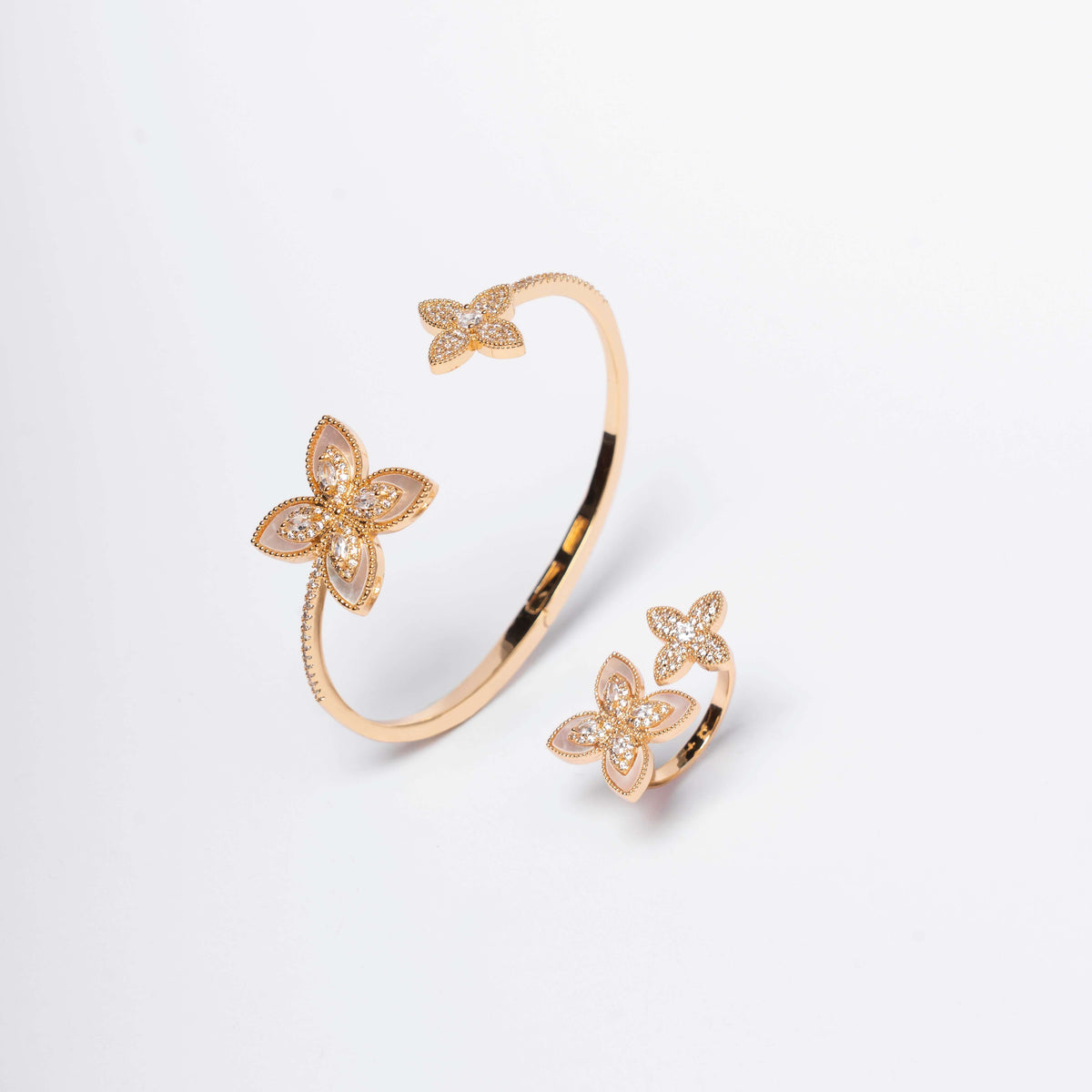 Set Bratara + Inel Floral Embrace