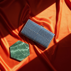 Clutch Sapphire Shine – plic elegant cu cristale albastre și model geometric