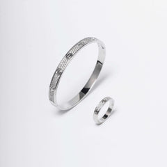 Set bratara si inel unisex cu cristale stralucitoare, design lux tip surub, argintiu, pentru tinute elegante si casual.