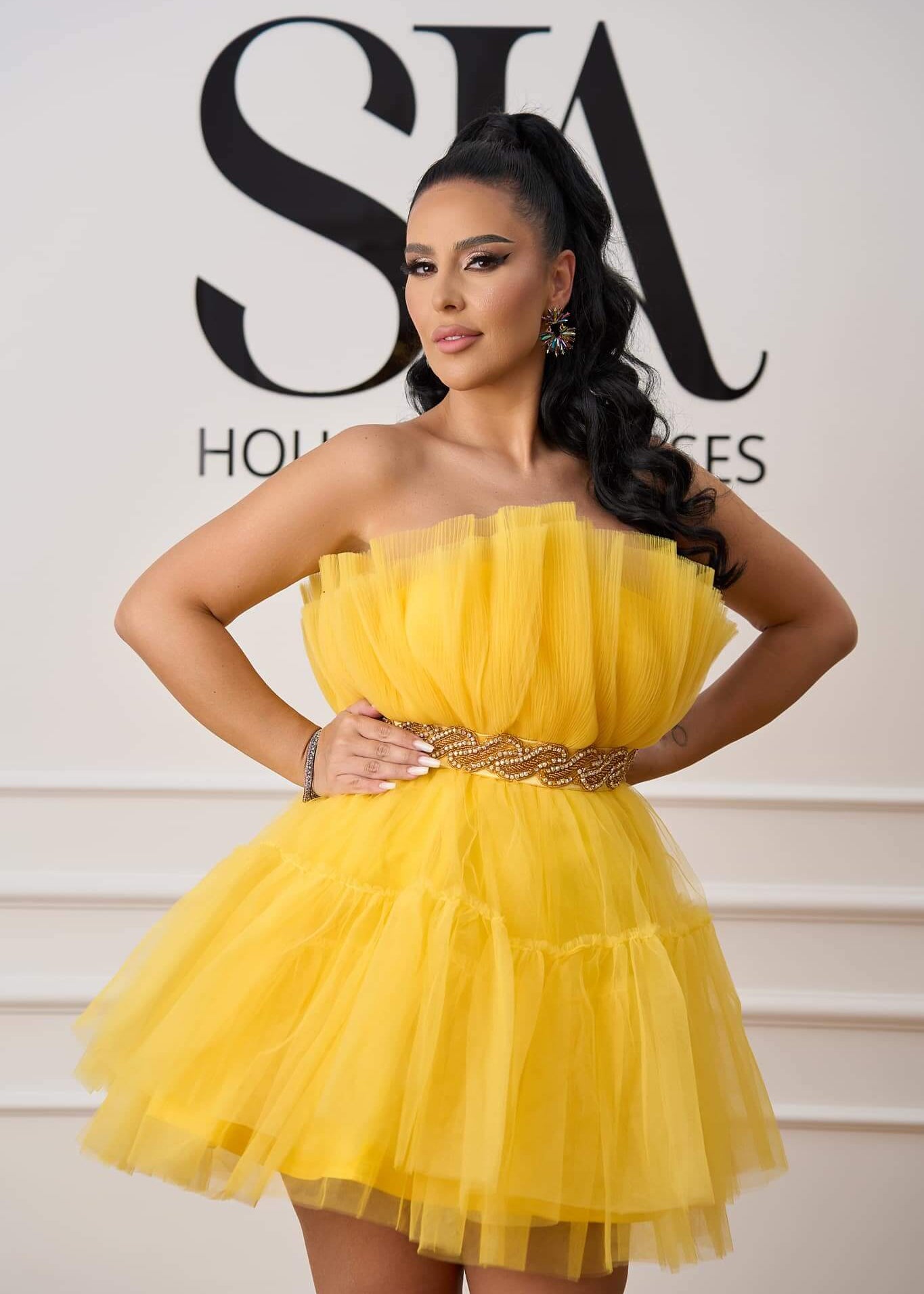 Rochie Belle galbenă fără bretele cu centură cu cristale - Sia House Sia House pentru femei elegante