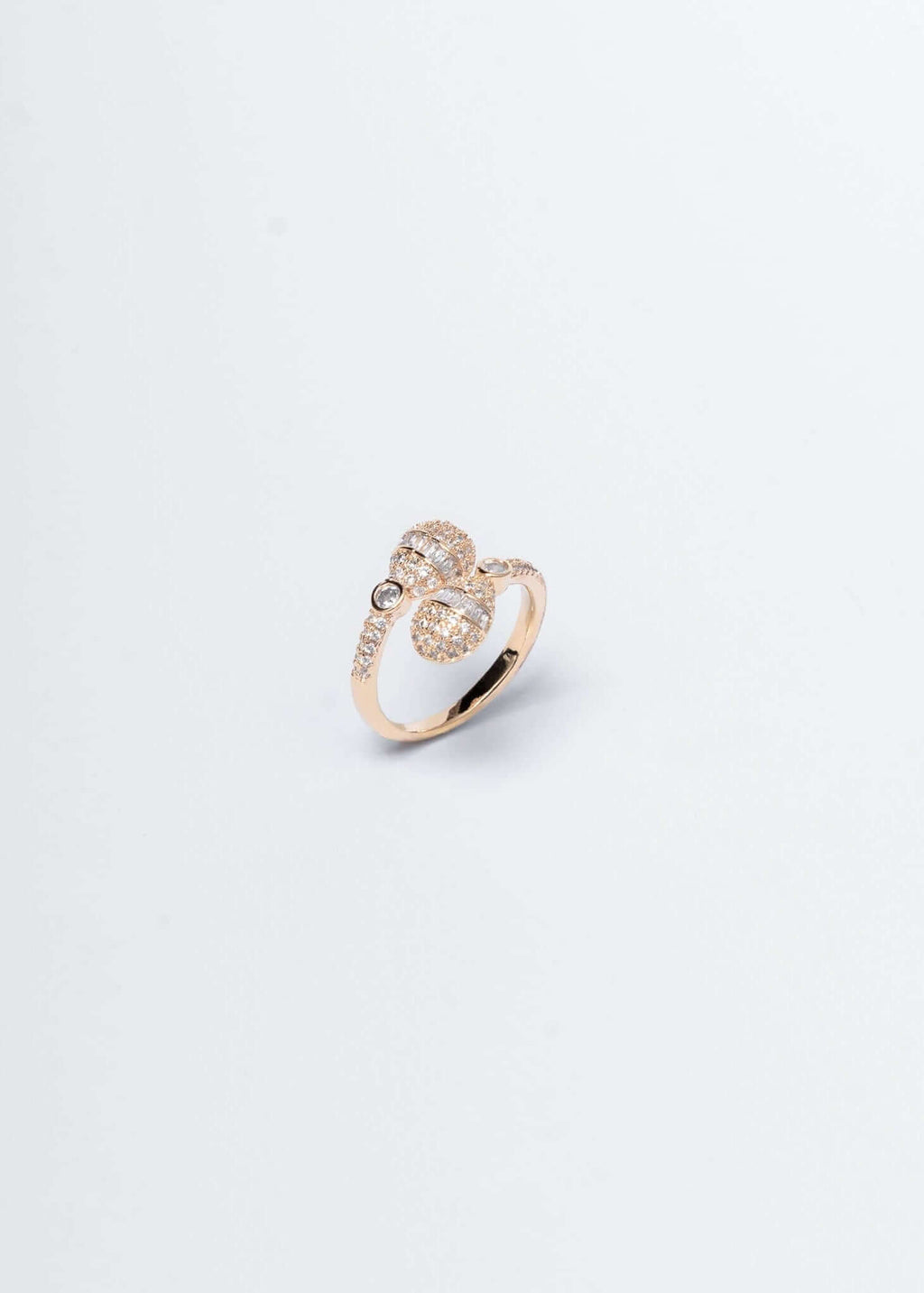 Alt Tag: Set Galaxy Drop – inel auriu cu cristale strălucitoare, design elegant, bijuterie SIA pentru ocazii speciale