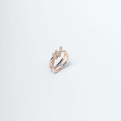Set bratara si inel cu nod si cristale, eleganta rose gold, simbol al legaturilor speciale, potrivit pentru stilul sofisticat.