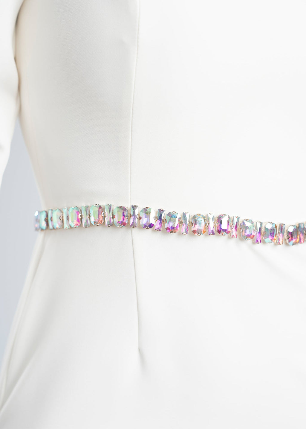 Rochie midi cu umeri accentuați & talie accesorizata - "CRYSTAL AURA"