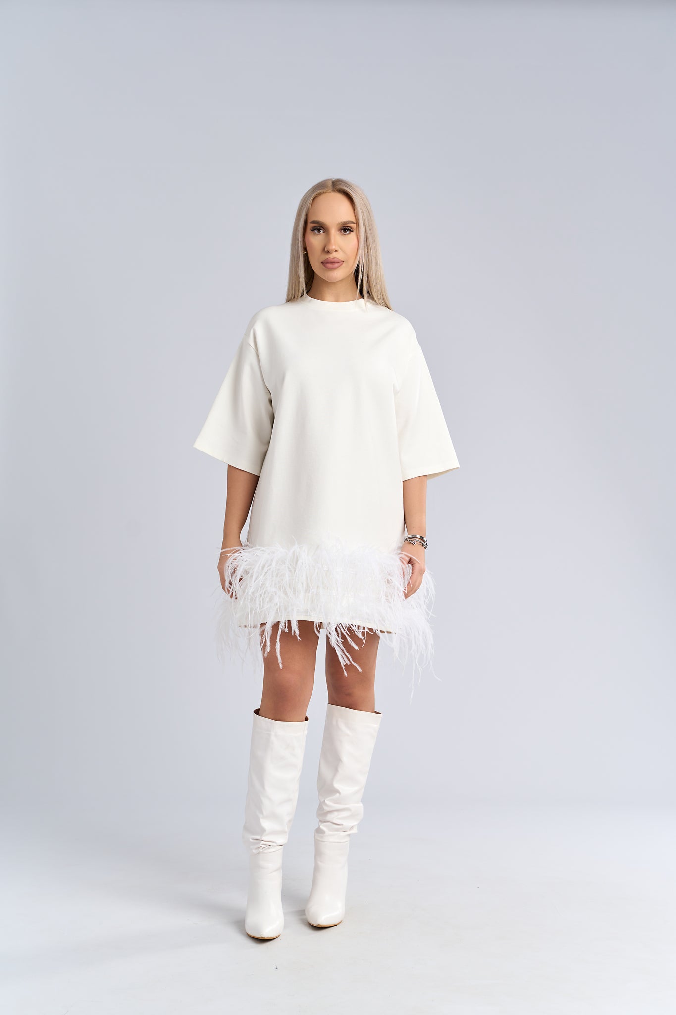 Tricou tip rochie cu pene statement - "FEATHER LOVE" Tee Dress Imagine principală a produsului