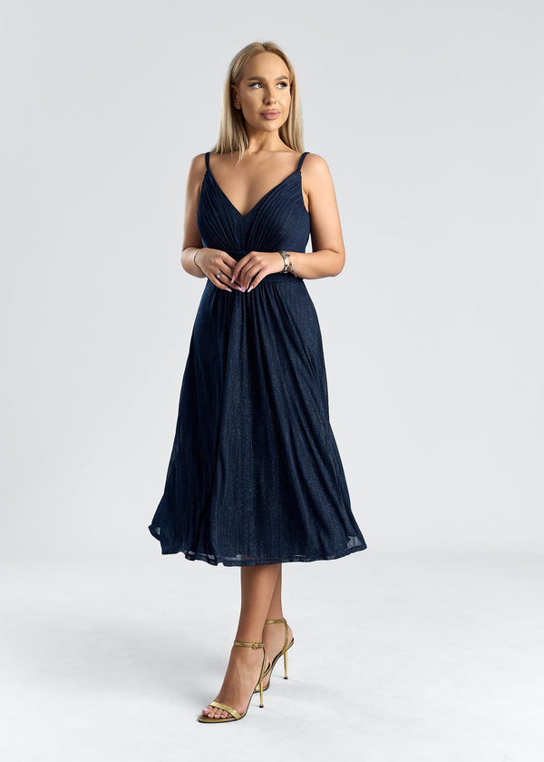 rochie midi din voal cu inserții strălucitoare, elegantă și delicată, perfectă pentru ocazii speciale.