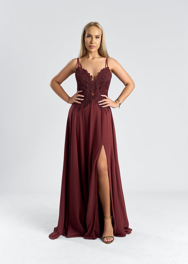Rochie din voal si dantela cu aplicatii SCARLET, eleganta si seducatoare, pentru ocazii speciale.