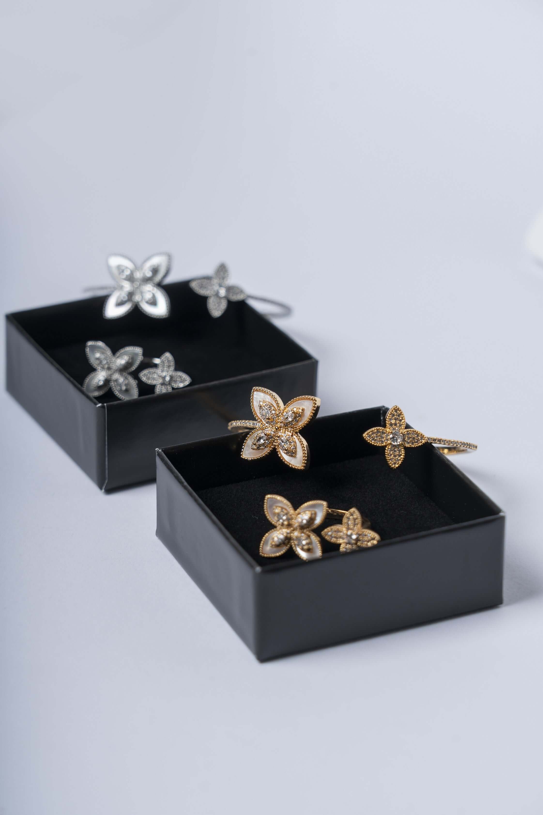 Set Bratara + Inel Floral Embrace