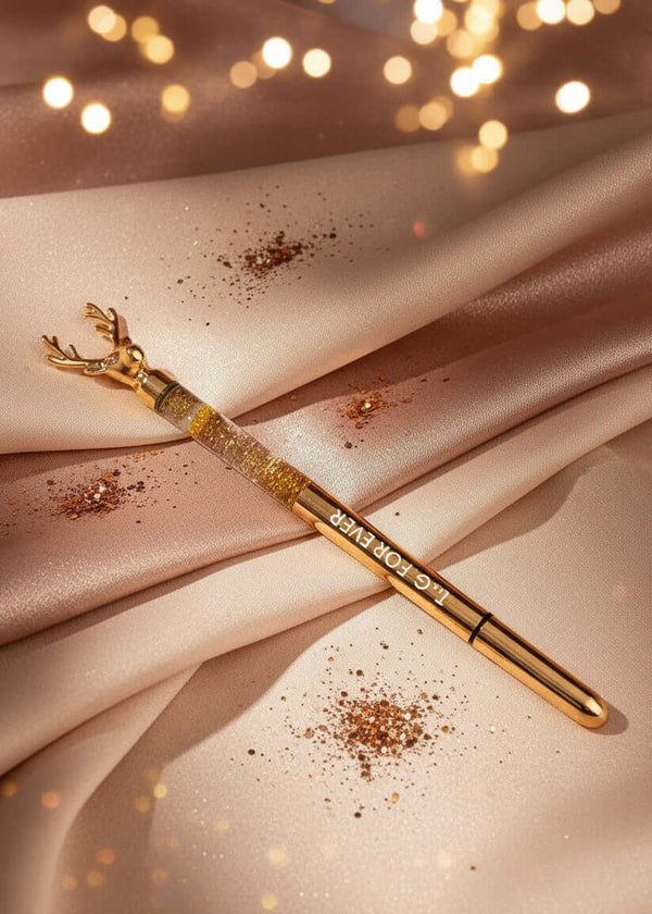 Eyeliner SIA Golden Deer negru waterproof, ambalaj auriu luxos, prezentat pe fundal satinat bej cu sclipici auriu
