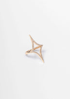 Alt Tag: Inel stea Double Star Ring, stea dublă cu cristale, inel statement auriu pentru femei, design deschis elegant