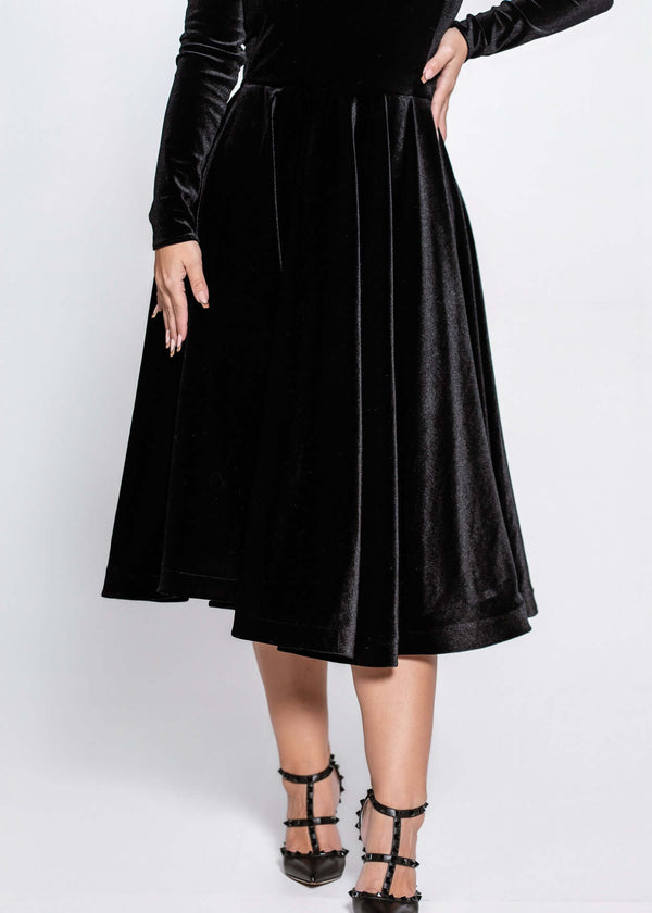 Rochie SIA Velvet Dream din catifea neagră premium elastică, midi, cu textură luxoasă, ideală pentru ținute elegante de seară