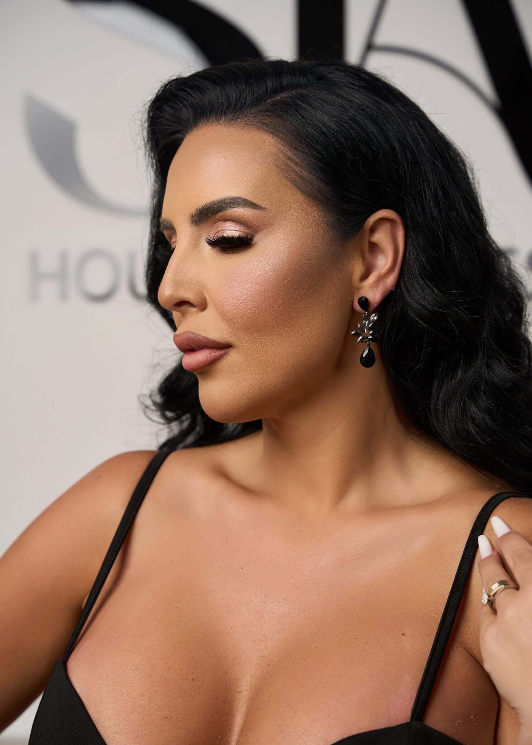 Cercei Yvette cu cristale negre și gri Sia House pentru femei elegante Imagine principală a produsului