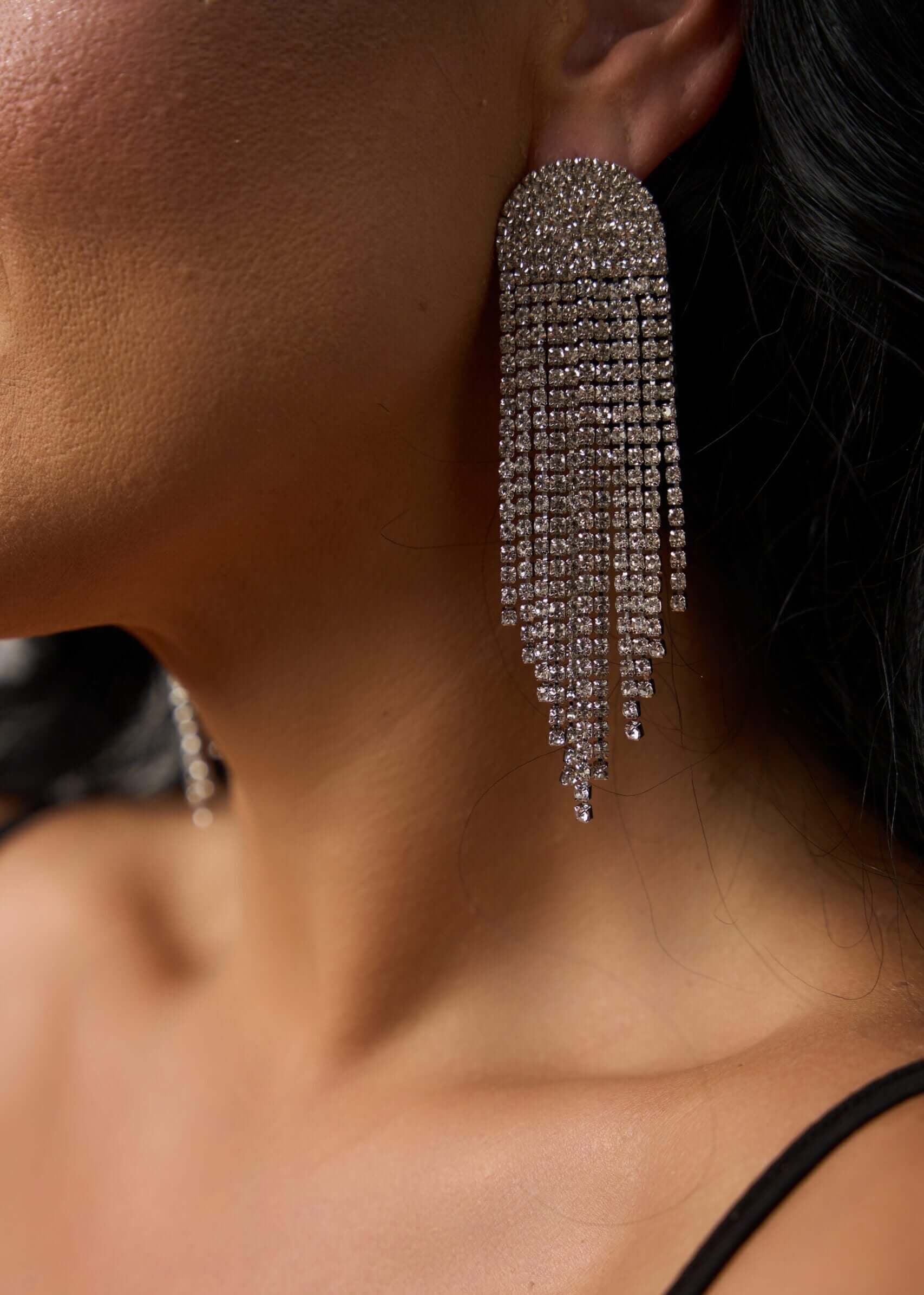 Cercei Lea cu 11 șiraguri de cristale argintii - Sia House Sia House pentru femei elegante Imagine principală a produsului