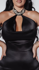 Rochie lungă mătase cu bijuterie Bling Enchant – Sia House