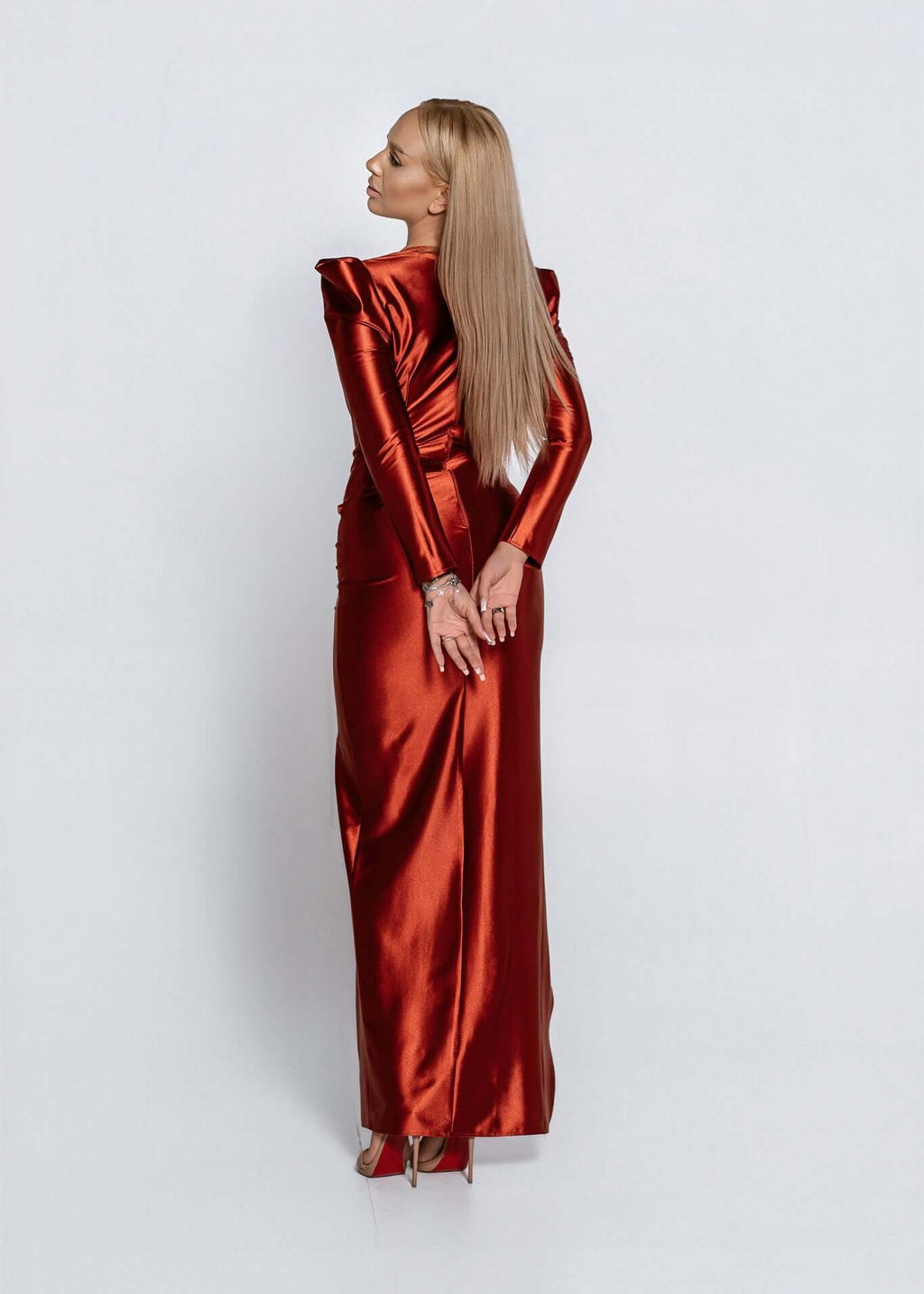 SIA Rochie LUNEVA midi - lycra premium dens, ușor elastic, look spectaculos