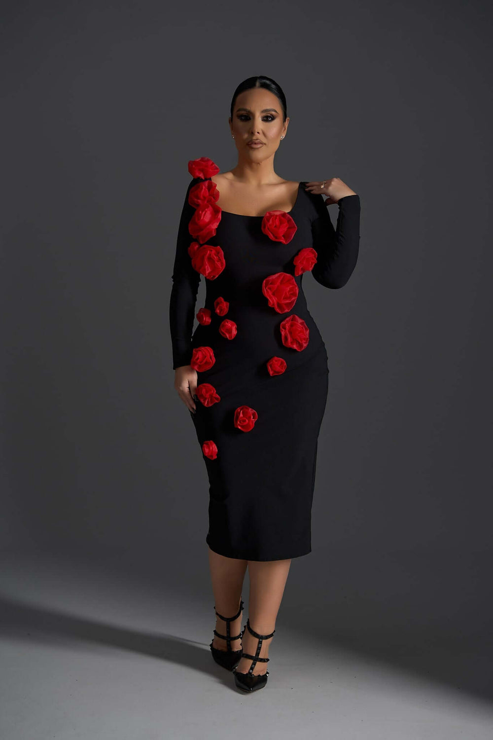 Rochie Midi Rose Affair neagră cu flori 3D Sia House Sia House pentru femei elegante